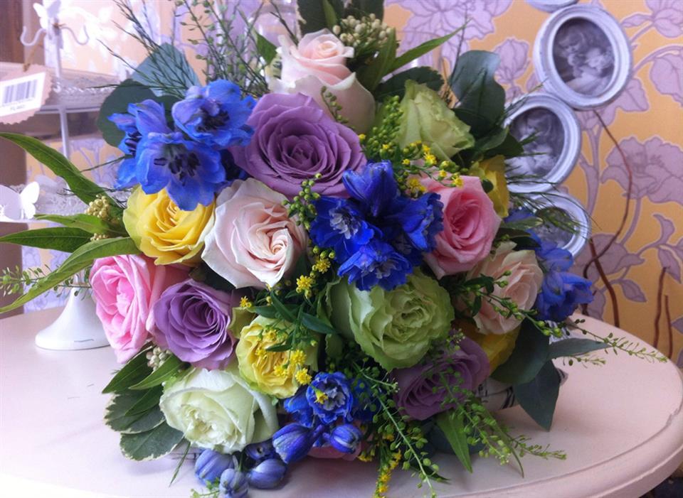 Buttonholes and corsages example